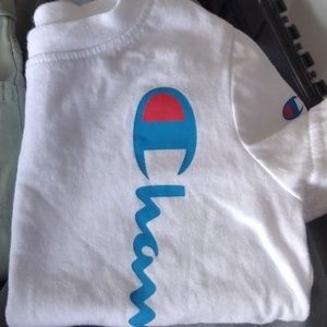 Champion toddler T-shirt!! 👕